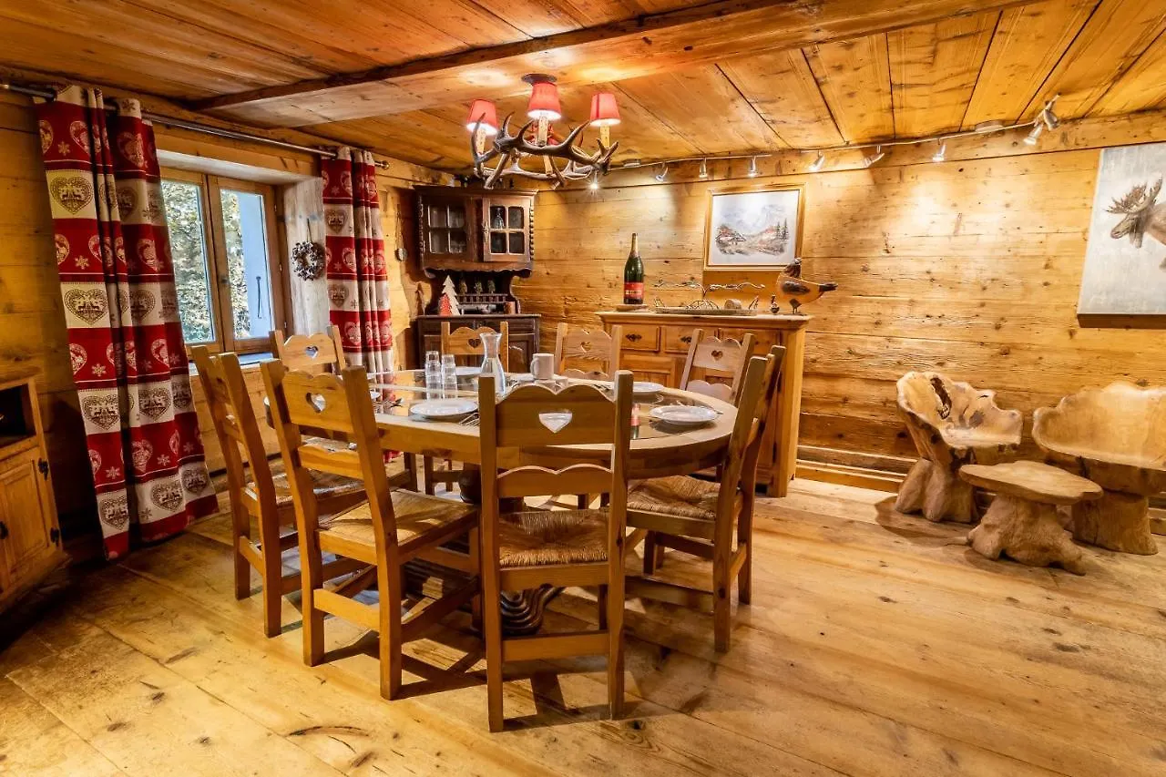 Chalet Pele - Alpes Travel - Central Chamonix - Sleeps 11
