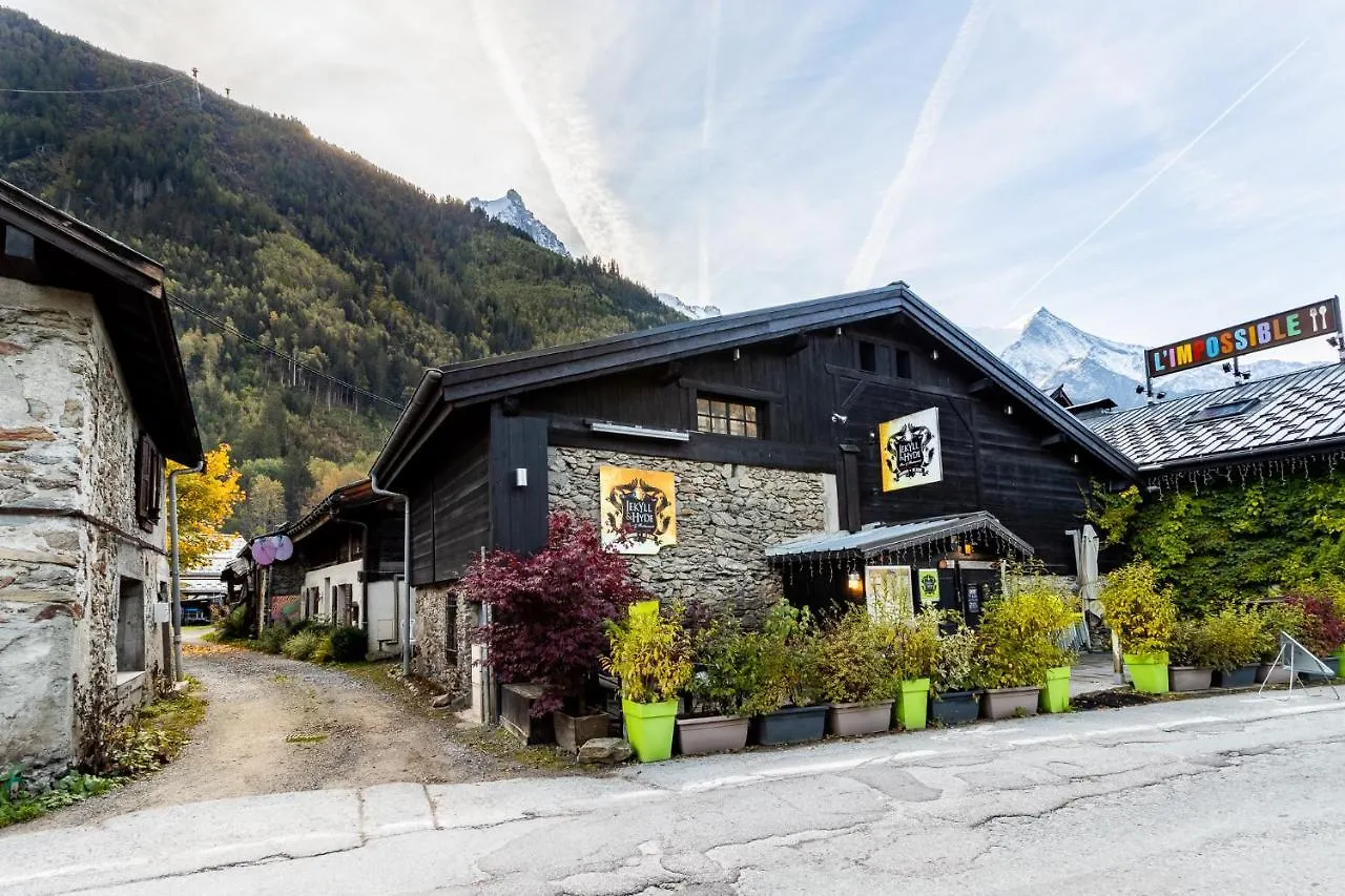 Chalet Pele - Alpes Travel - Central Chamonix - Sleeps 11