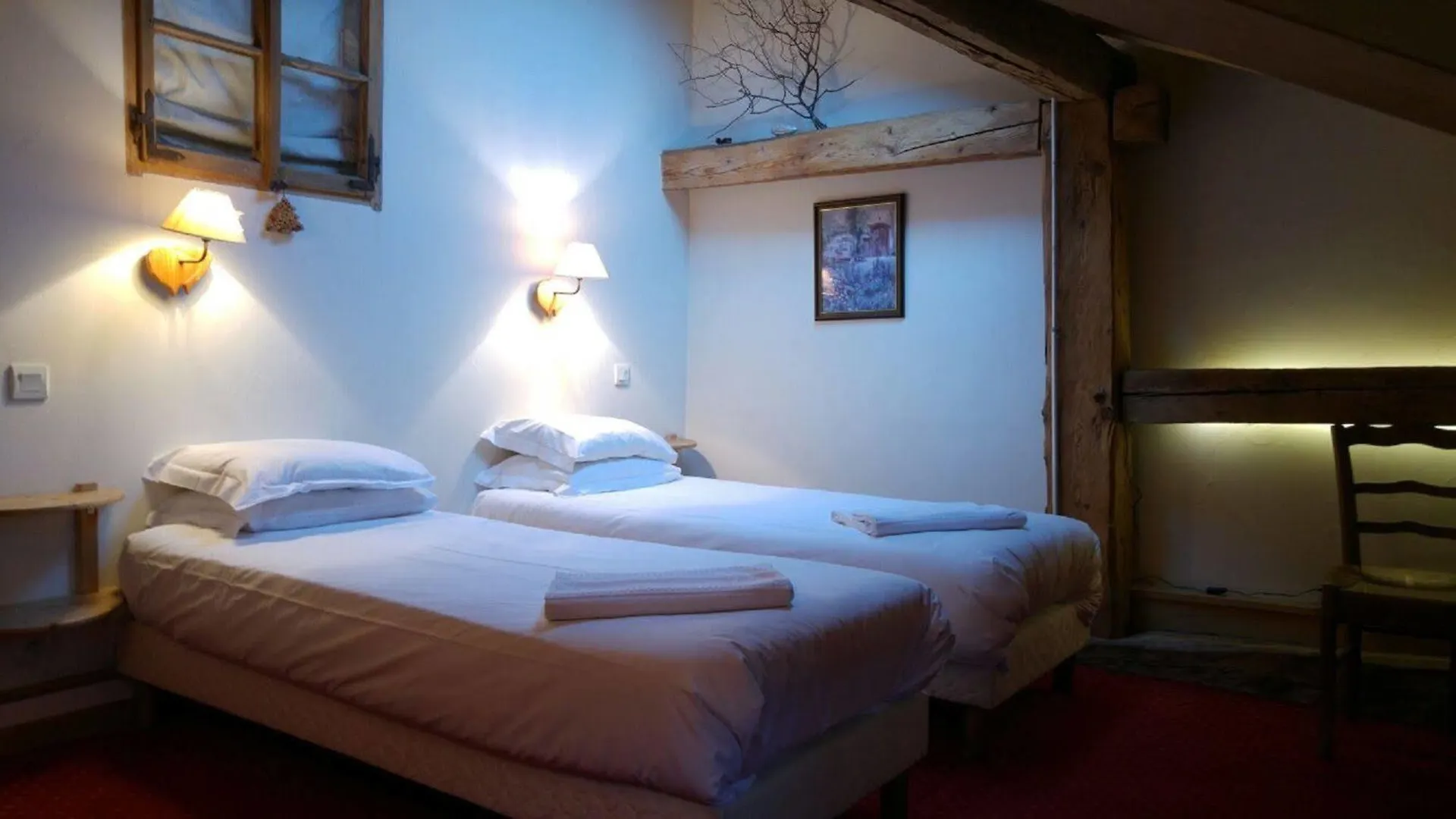 Chalet Pele - Alpes Travel - Central Chamonix - Sleeps 11