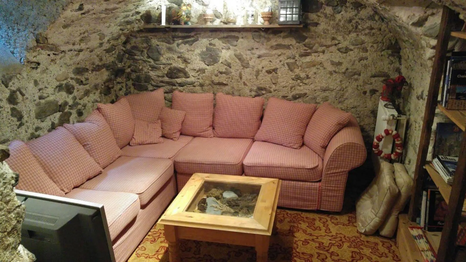 Chalet Pele - Alpes Travel - Central Chamonix - Sleeps 11 France