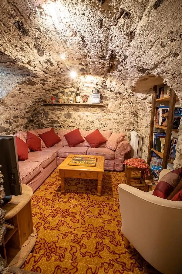 Chalet Pele - Alpes Travel - Central Chamonix - Sleeps 11