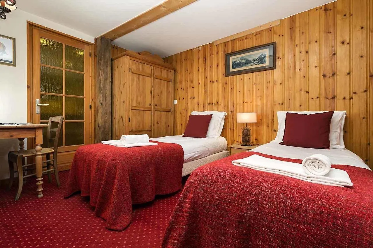 Chalet Pele - Alpes Travel - Central Chamonix - Sleeps 11